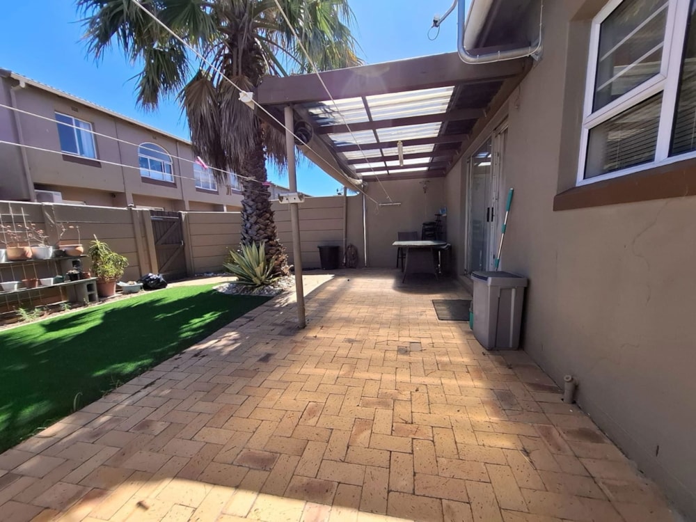Townhouse let in Goodwood Estate - 1AH1698402 Townhouse let in Goodwood Estate - 1AH1698402