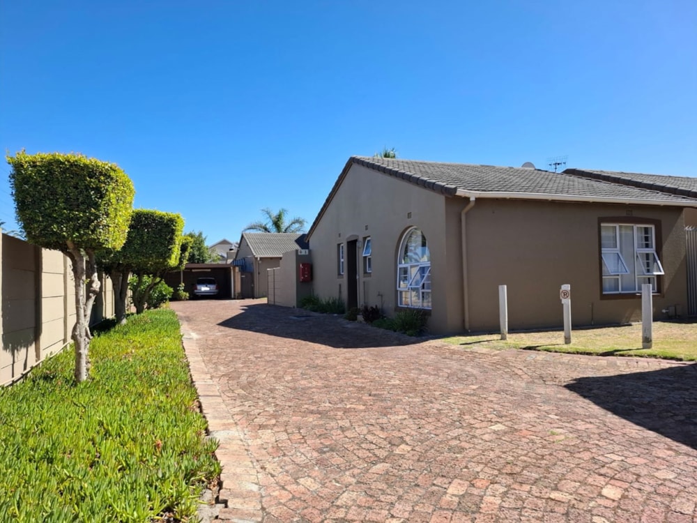 Townhouse let in Goodwood Estate - 1AH1698402 Townhouse let in Goodwood Estate - 1AH1698402