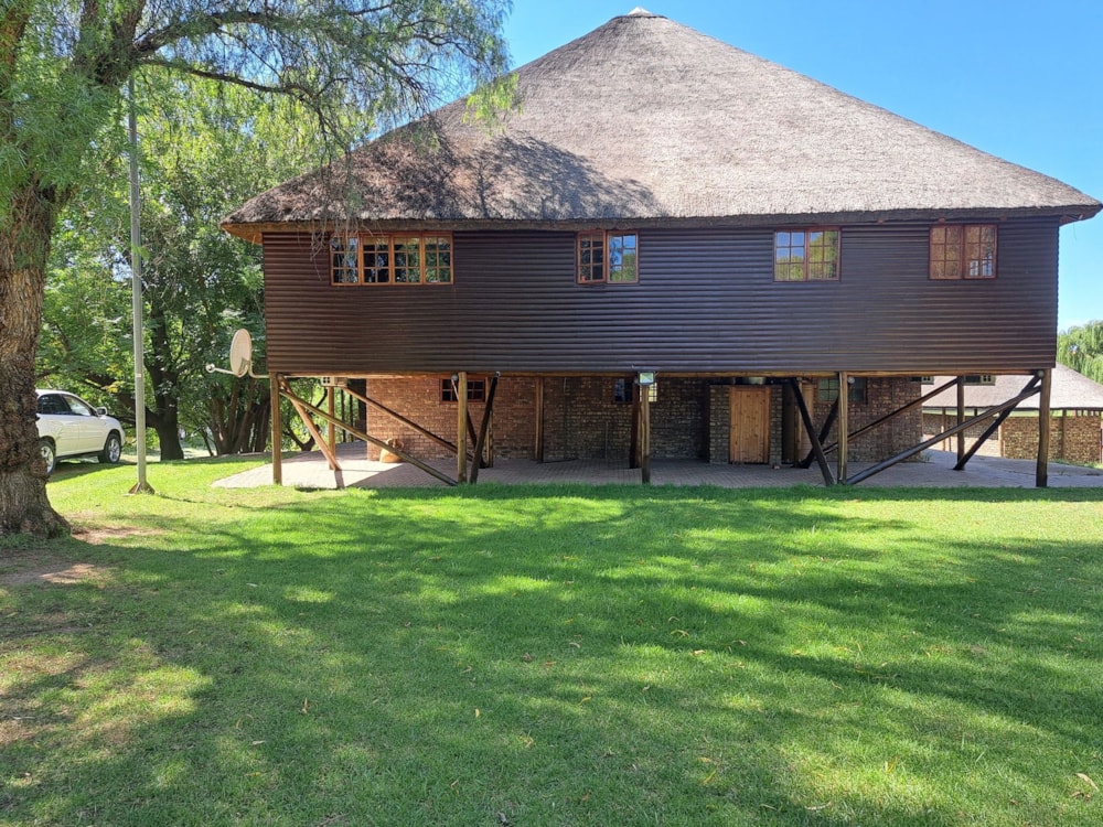 Double-storey house for sale in Christiana, North West Province - 1KJ1686924 Double-storey house for sale in Christiana, North West Province - 1KJ1686924