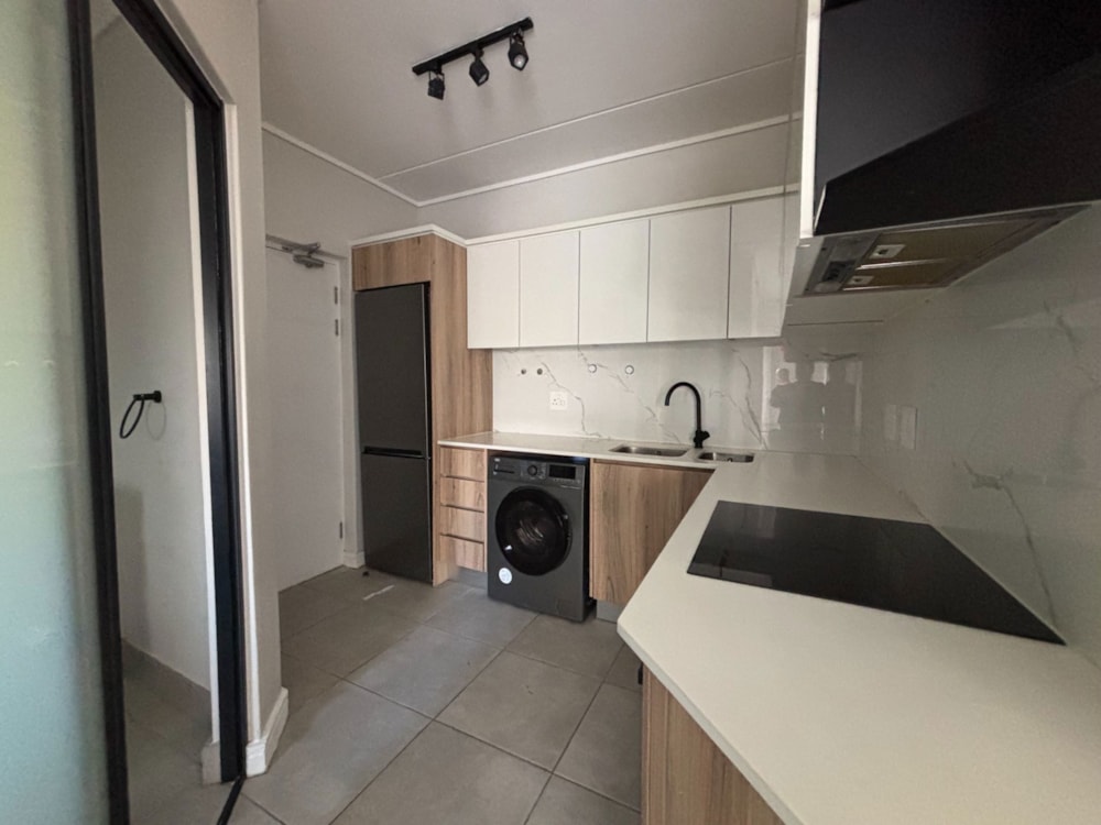 Apartment let in Waterfall, Midrand - MDL1686901