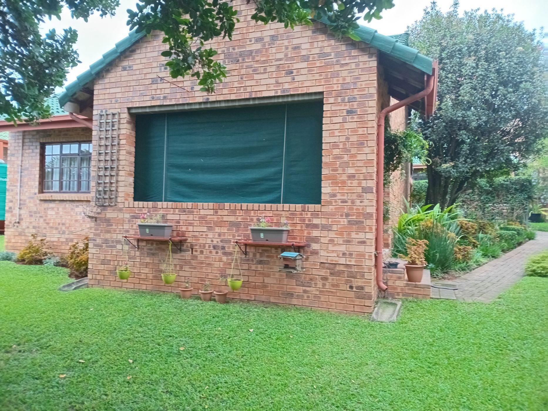 Retirement home let in White River - 1WR1686966