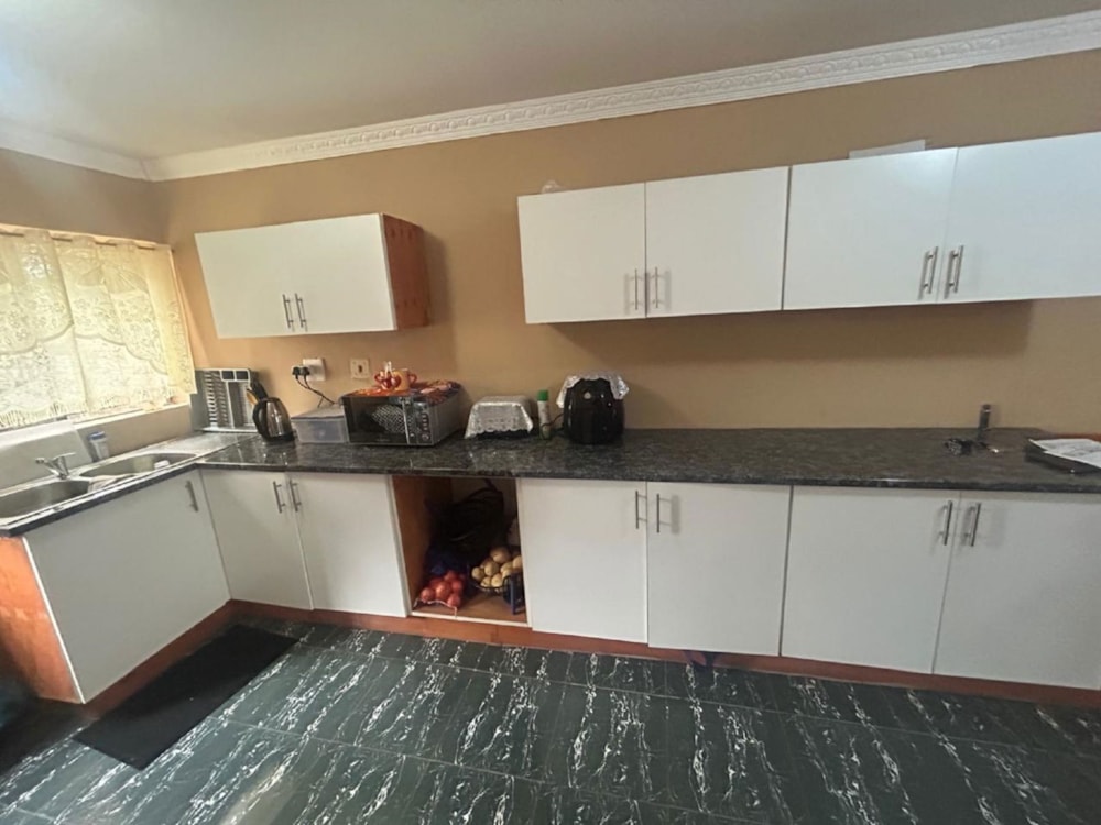 House for sale in Brackenham - 1RY1687476