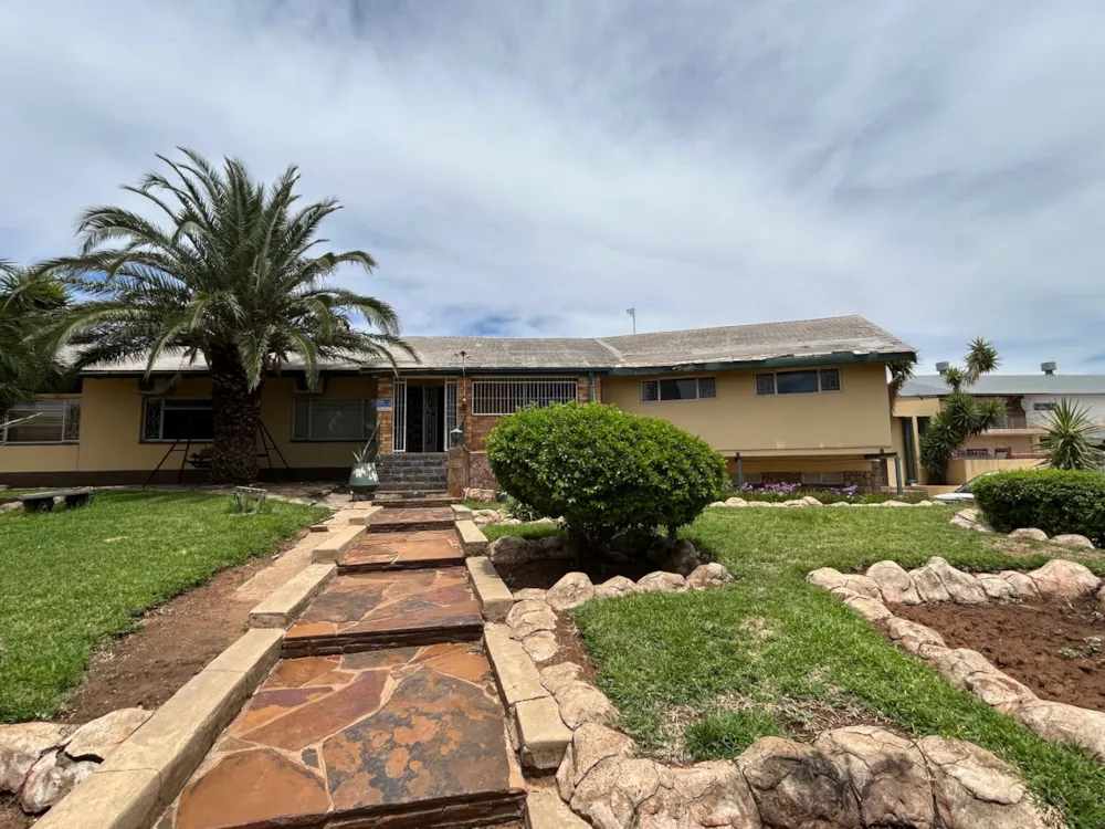 House let in West End , Kimberley - 1KJ1725642 House let in West End , Kimberley - 1KJ1725642