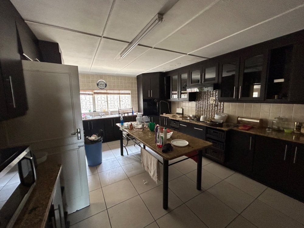 House let in West End , Kimberley - 1KJ1687142 House let in West End , Kimberley - 1KJ1687142