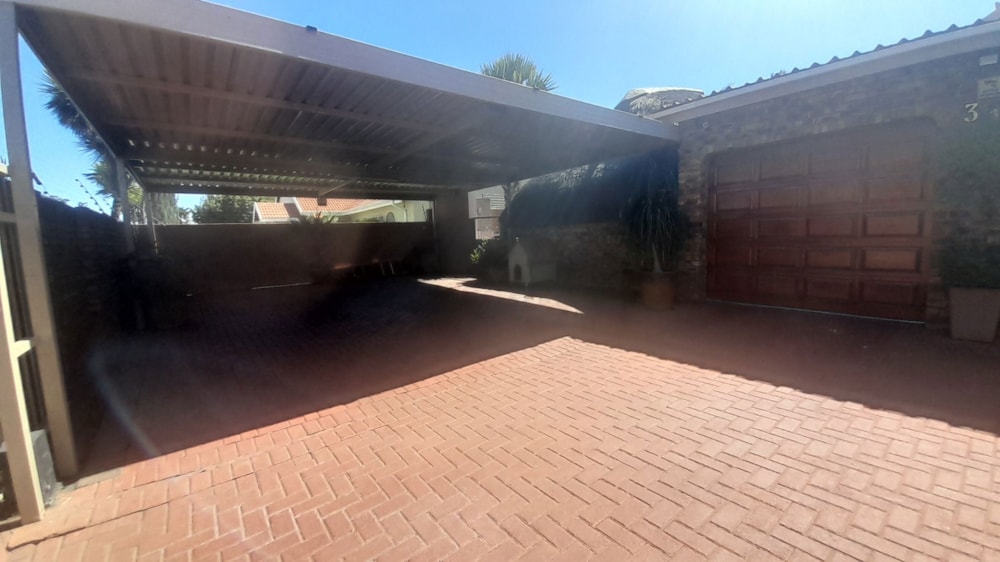 House for sale in Vanderbijlpark SE 3 - 1VT1687285