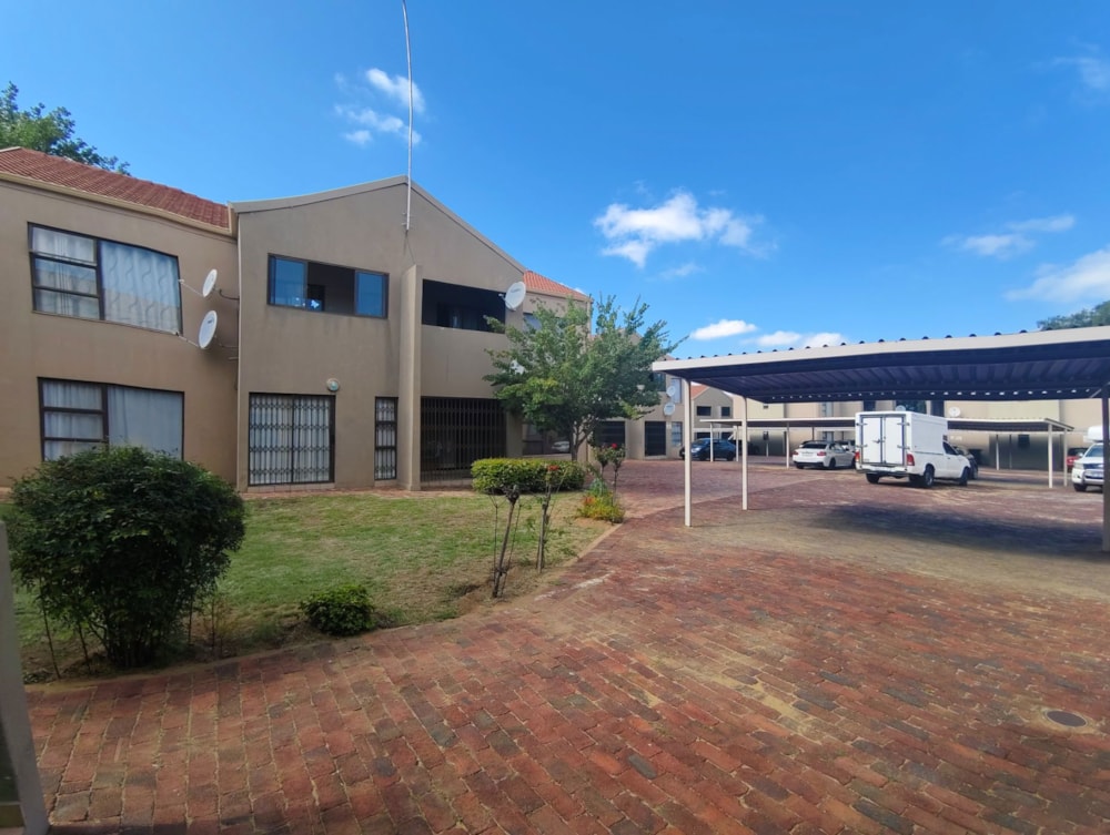 Apartment for sale in Sasolburg Ext 23 - 1VT1687282