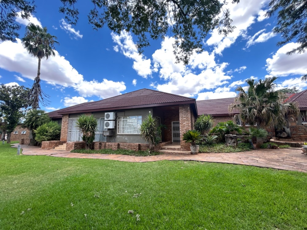 House for sale in Barkly West - 1KJ1687350