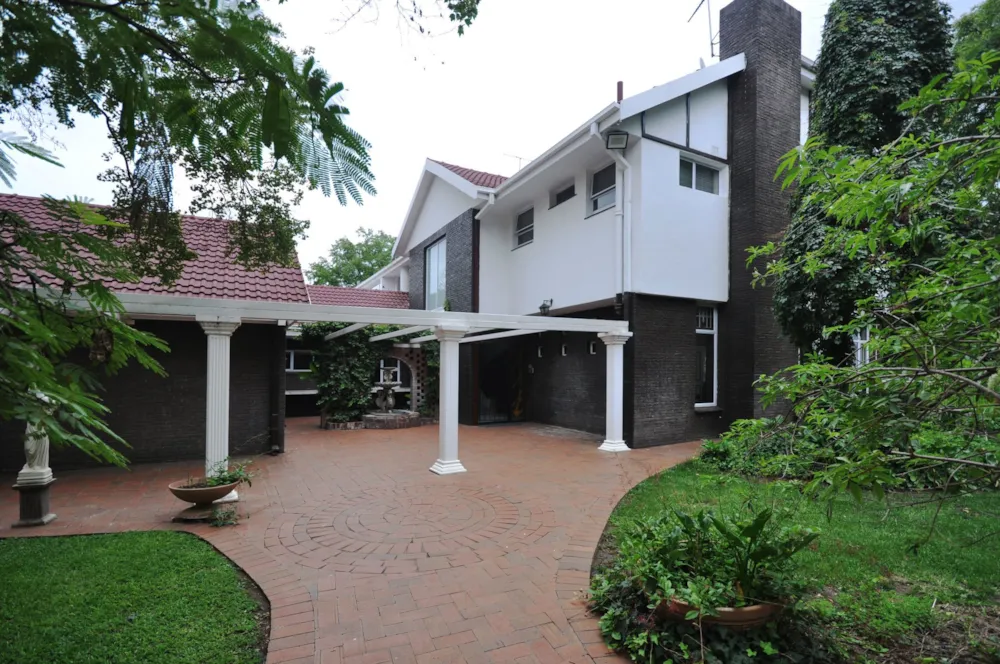 Double-storey house for sale in Three Rivers Proper - 1VT1689406