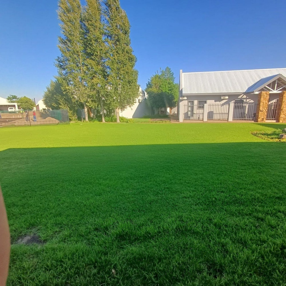 Bachelor retirement apartment for sale in Louisvale - 1KAH1687466