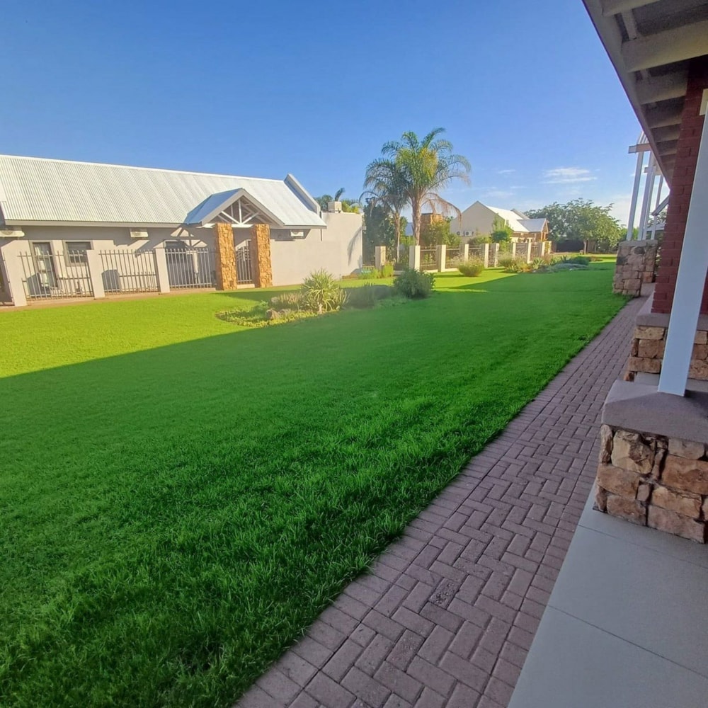 Bachelor retirement apartment for sale in Louisvale - 1KAH1687466 Bachelor retirement apartment for sale in Louisvale - 1KAH1687466