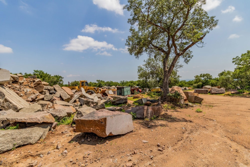 Mixed use farm for sale in Beestekraal - 1HR1687833 Mixed use farm for sale in Beestekraal - 1HR1687833