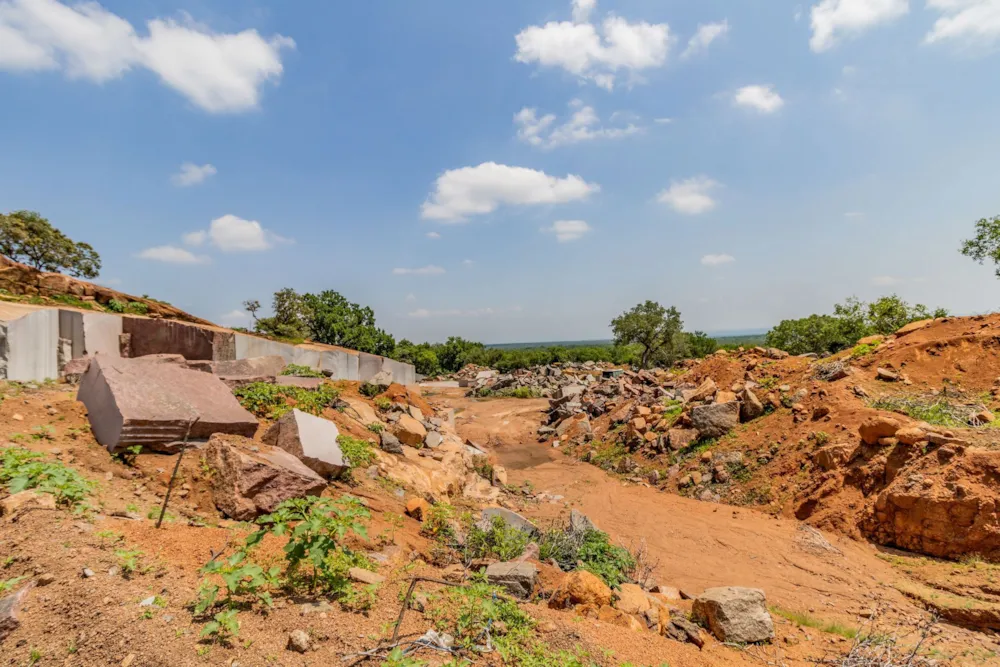 Mixed use farm for sale in Beestekraal - 1HR1687833 Mixed use farm for sale in Beestekraal - 1HR1687833