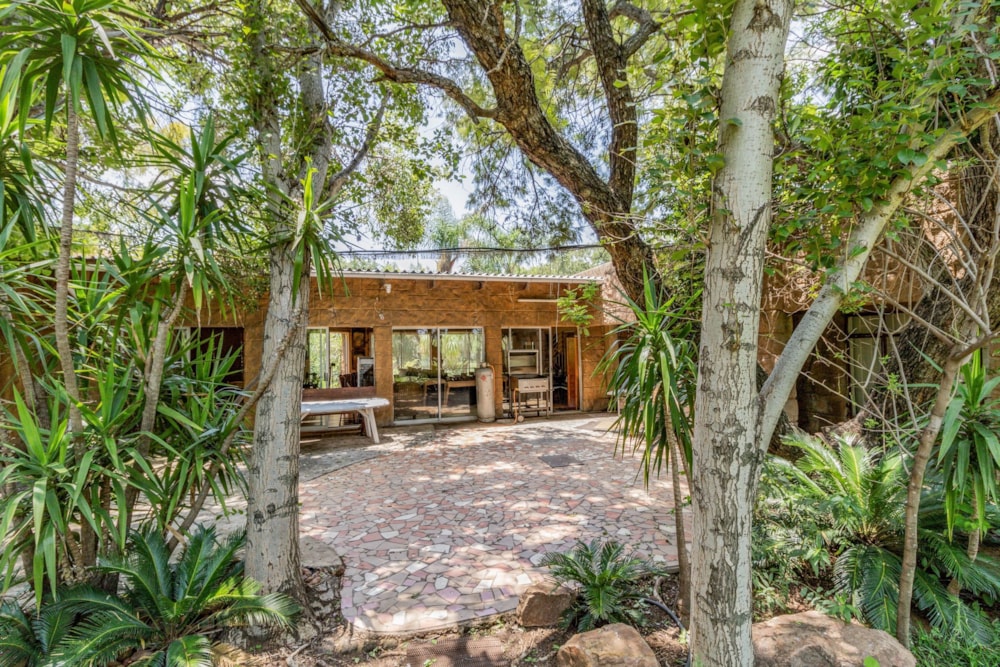 Mixed use farm for sale in Beestekraal - 1HR1687879 Mixed use farm for sale in Beestekraal - 1HR1687879