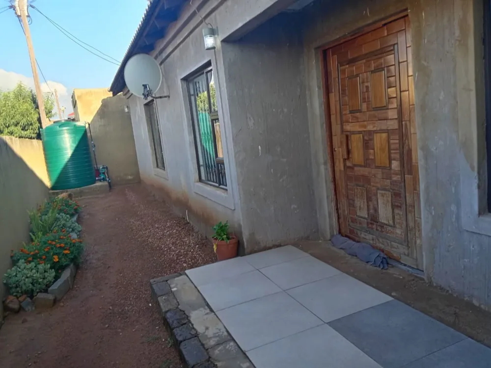 House sold in Evaton - 1VT1687858