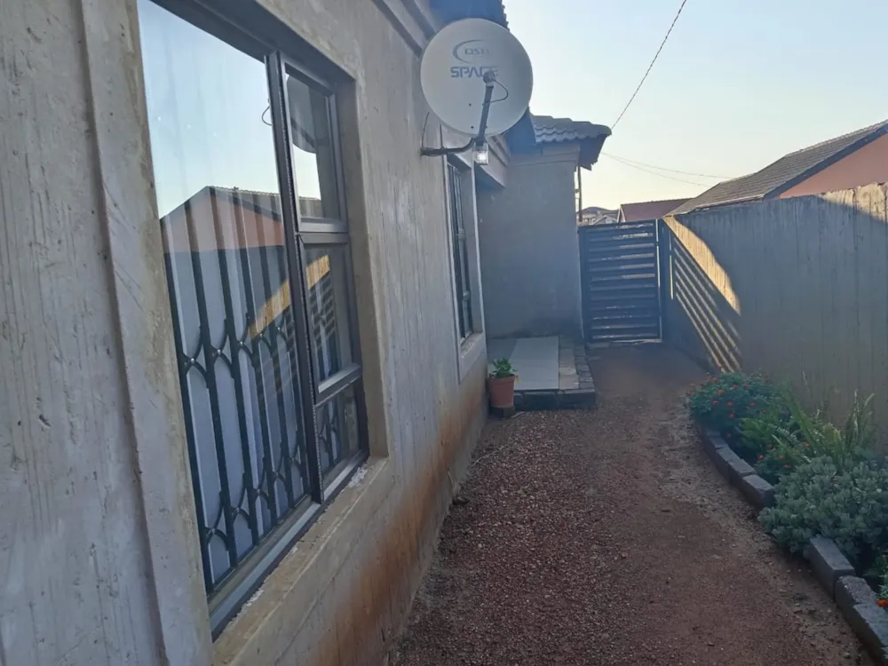 House sold in Evaton - 1VT1687858