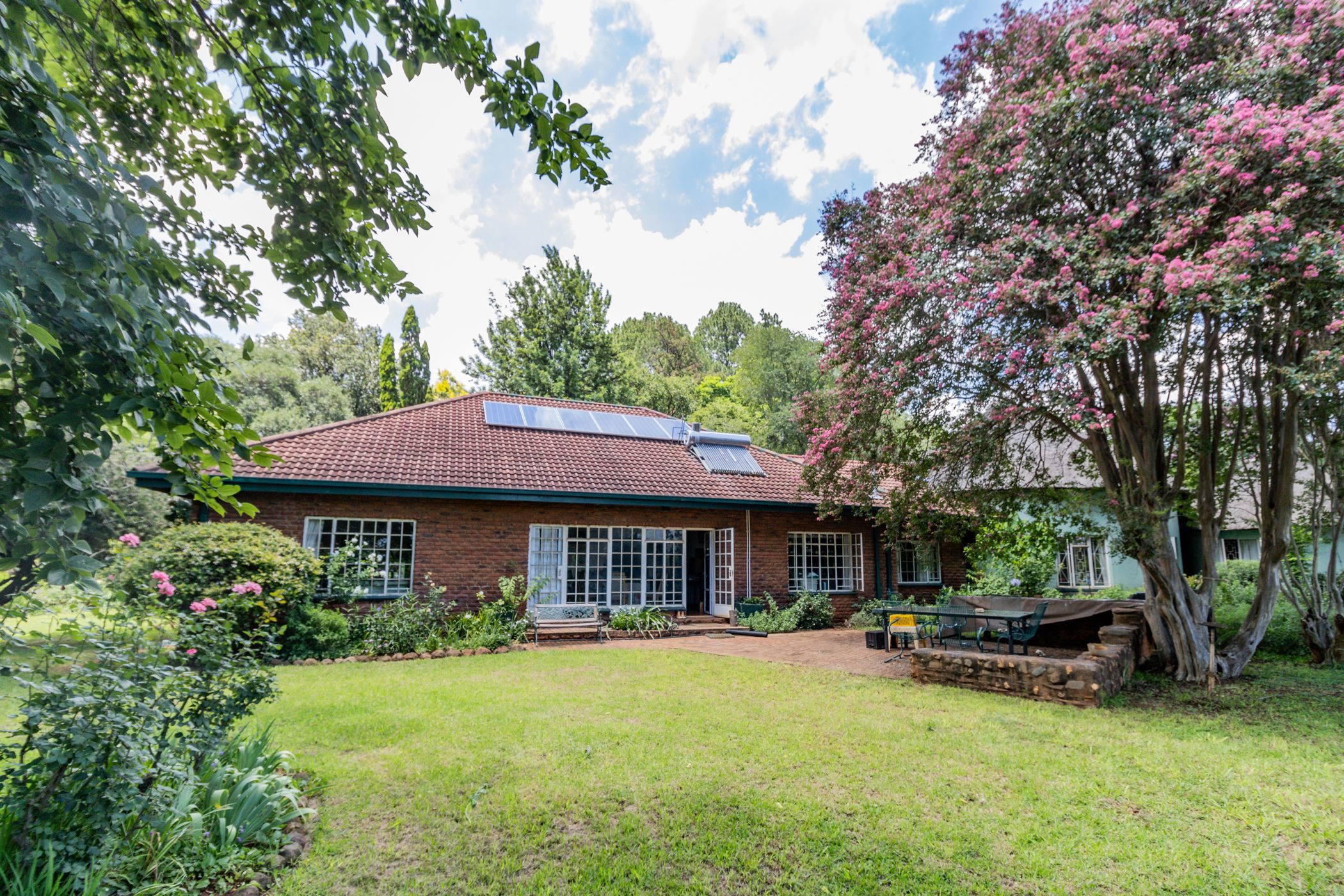 Mixed use farm for sale in Skeerpoort - 1HR1687882