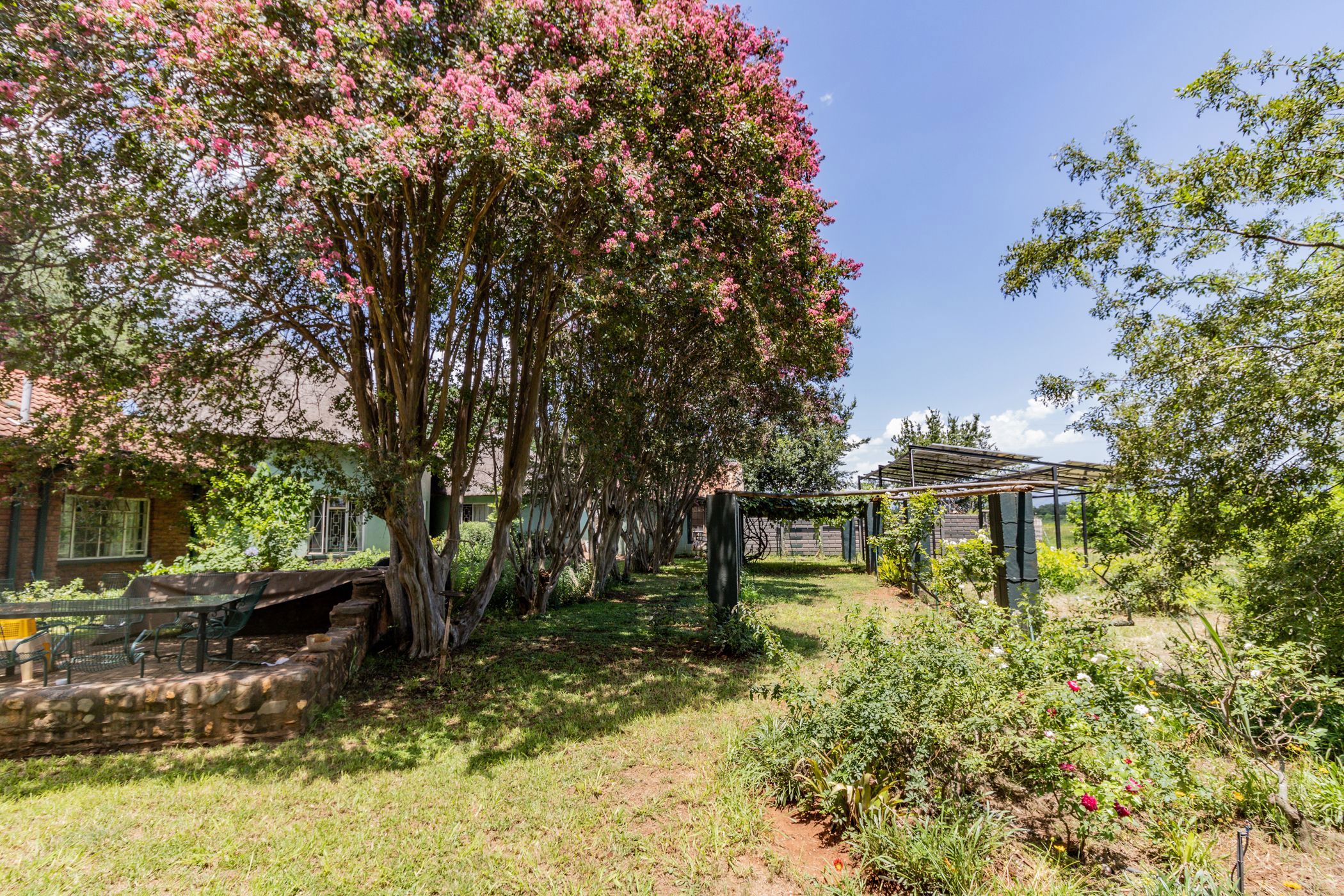 Mixed use farm for sale in Skeerpoort - 1HR1687882