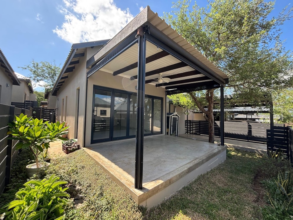 House let in Hoedspruit - 1HS1688057 House let in Hoedspruit - 1HS1688057