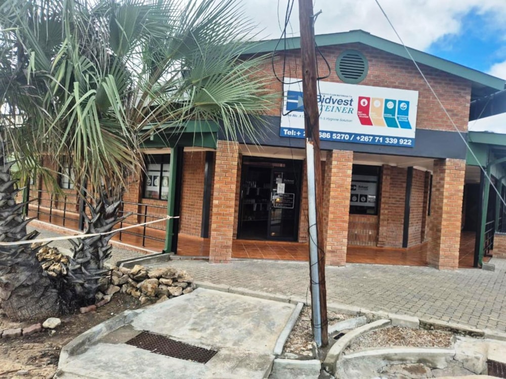 Commercial retail property for sale in Maun, Botswana - 3BO1687927 Commercial retail property for sale in Maun, Botswana - 3BO1687927