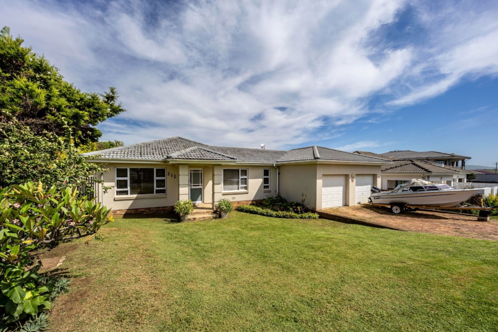 House for sale in Kidds Beach - 1EZ1688169