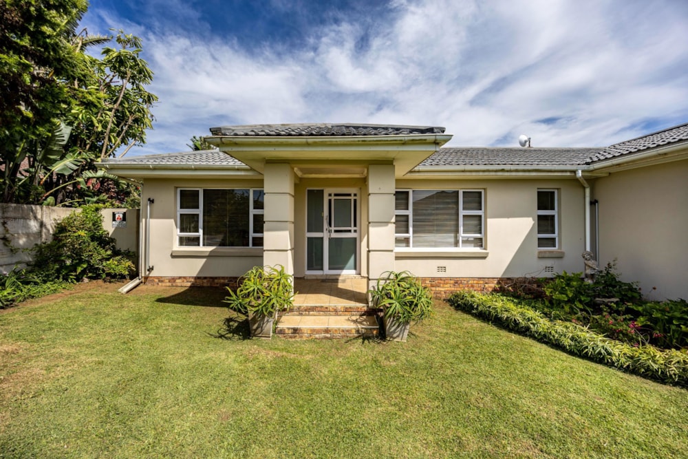 House for sale in Kidds Beach - 1EZ1688169