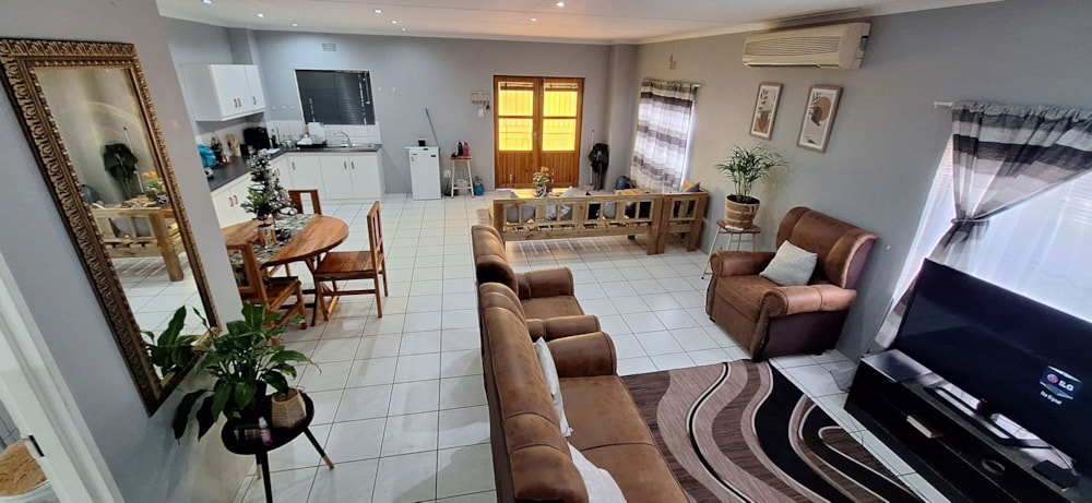 House sold in Oudtshoorn Central - 1OU1688275 House sold in Oudtshoorn Central - 1OU1688275