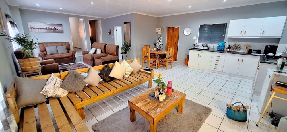 House sold in Oudtshoorn Central - 1OU1688275 House sold in Oudtshoorn Central - 1OU1688275
