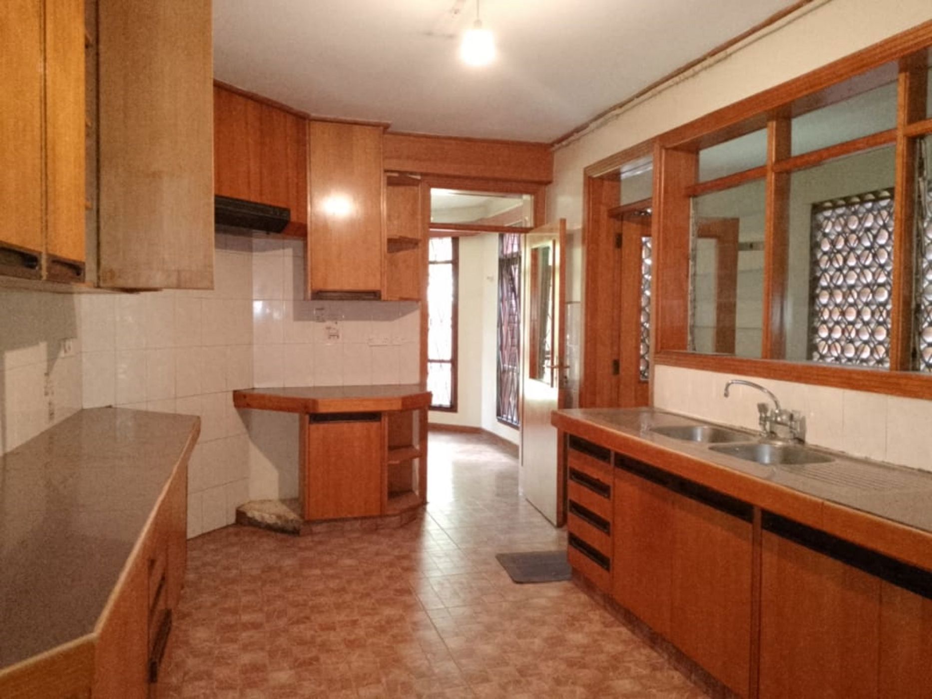 Apartment to rent in Kilimani, Kenya - 3KE1688429