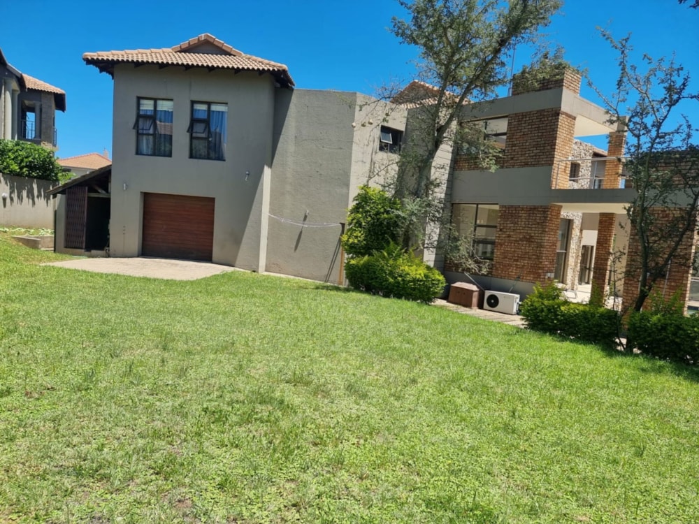 Double-storey house for sale in Bankenveld  - 1WD1688641 Double-storey house for sale in Bankenveld  - 1WD1688641