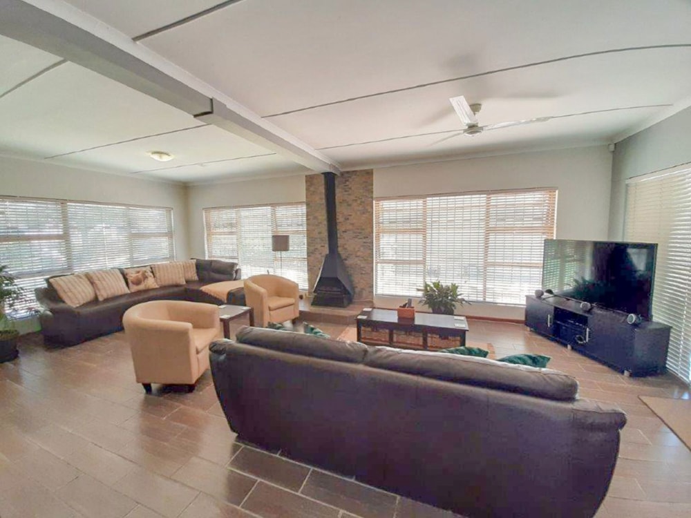 House sold in Wesbank, Oudtshoorn - 1OU1685352 House sold in Wesbank, Oudtshoorn - 1OU1685352