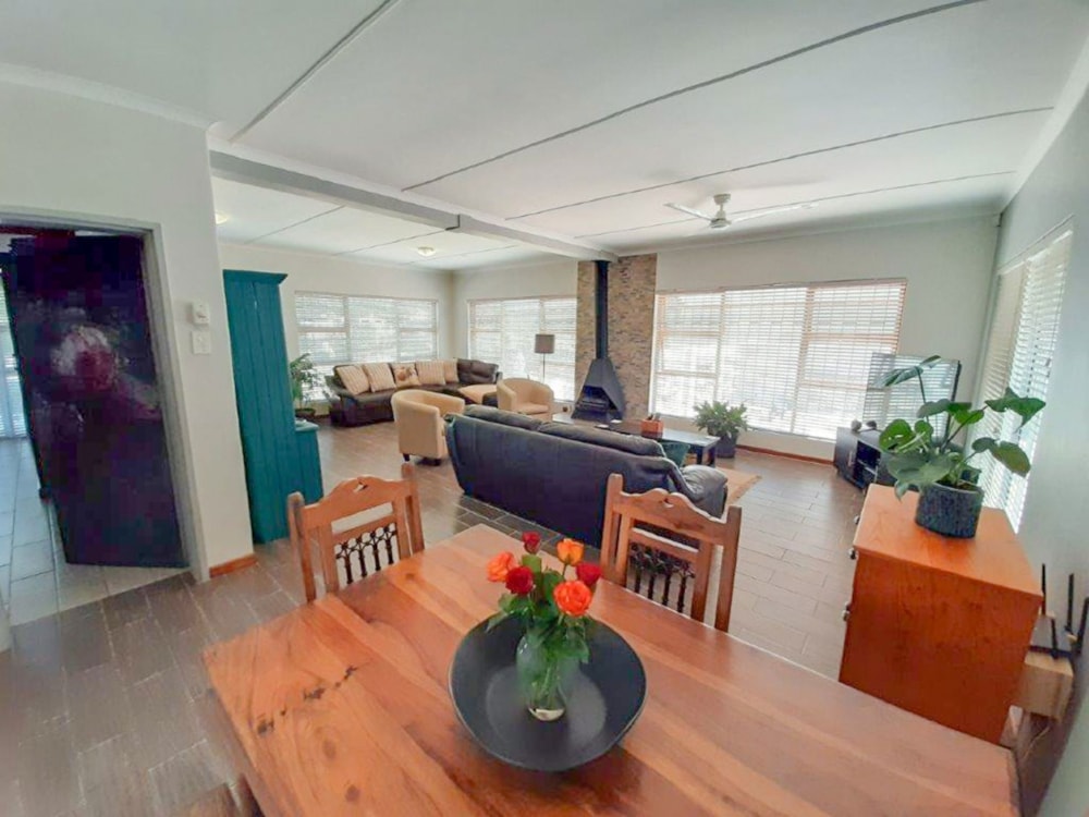 House sold in Wesbank, Oudtshoorn - 1OU1685352 House sold in Wesbank, Oudtshoorn - 1OU1685352