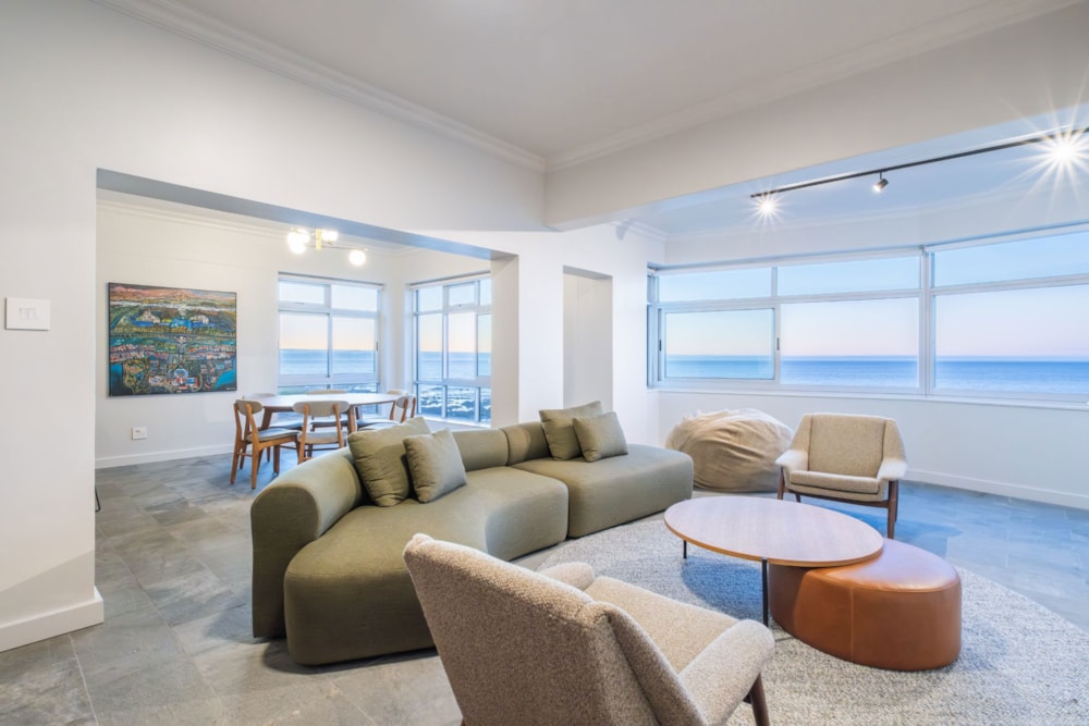 Apartment for sale in Three Anchor Bay - AS1738898