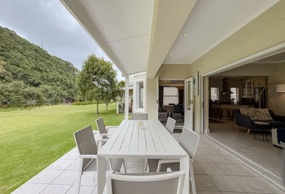 Security complex home to rent in River Club, Plettenberg Bay - 1KG1672476 Security complex home to rent in River Club, Plettenberg Bay - 1KG1672476