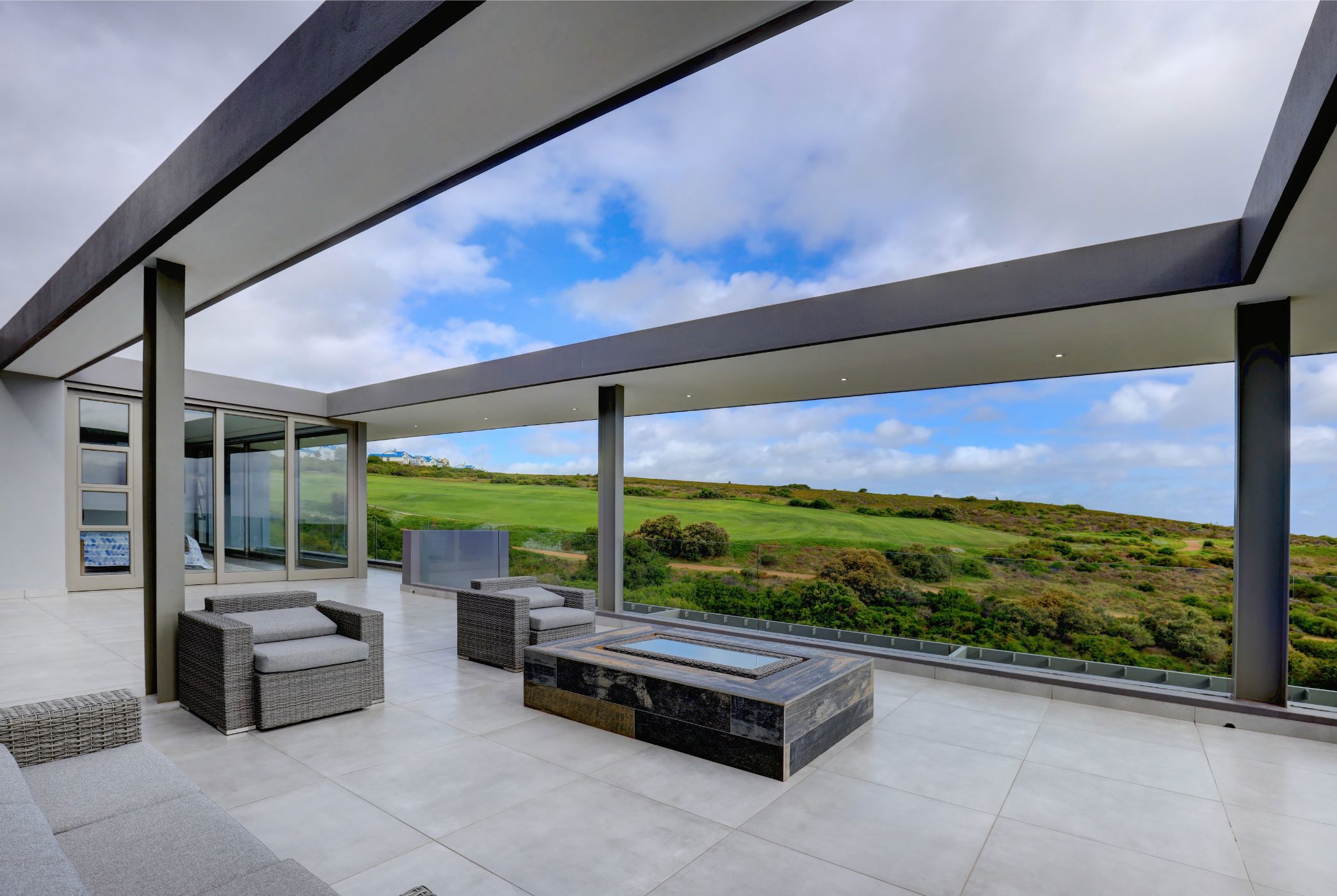 Double-storey house for sale in Pinnacle Point Golf Estate - 1MB1689264