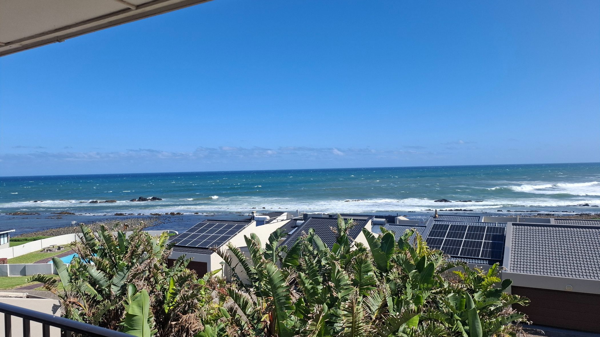 Security complex home to rent in Gonubie - 1EZ1687024