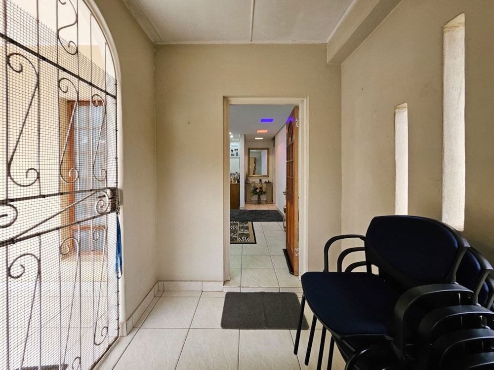 House to rent in Athlone Park - 1WB1721372 House to rent in Athlone Park - 1WB1721372