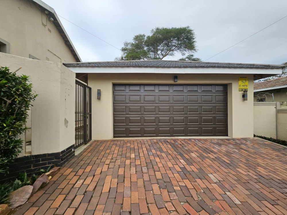 House to rent in Athlone Park - 1WB1721372 House to rent in Athlone Park - 1WB1721372