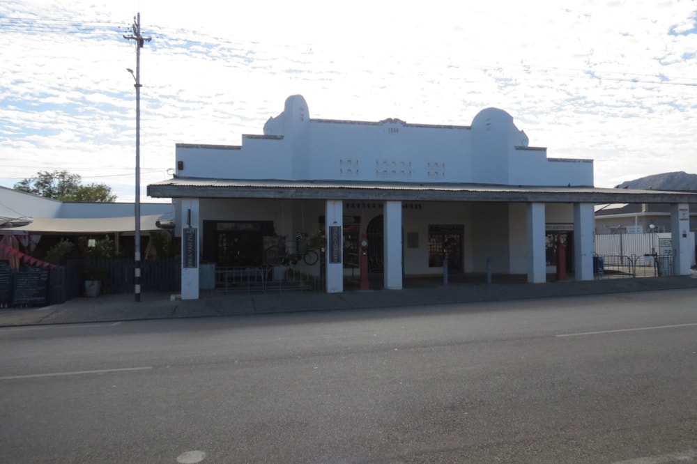 Commercial Building for sale in Prince Albert - 1KK1688686 Commercial Building for sale in Prince Albert - 1KK1688686