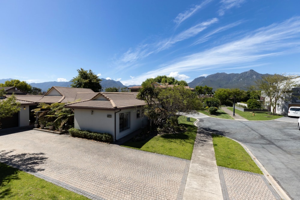 Security estate home let in Earl's Court - GEO1683837 Security estate home let in Earl's Court - GEO1683837