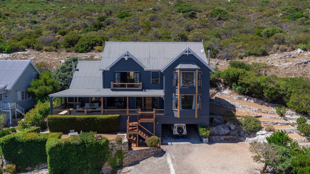 Double-storey house sold in Clovelly, Cape Town - FH1686575 Double-storey house sold in Clovelly, Cape Town - FH1686575