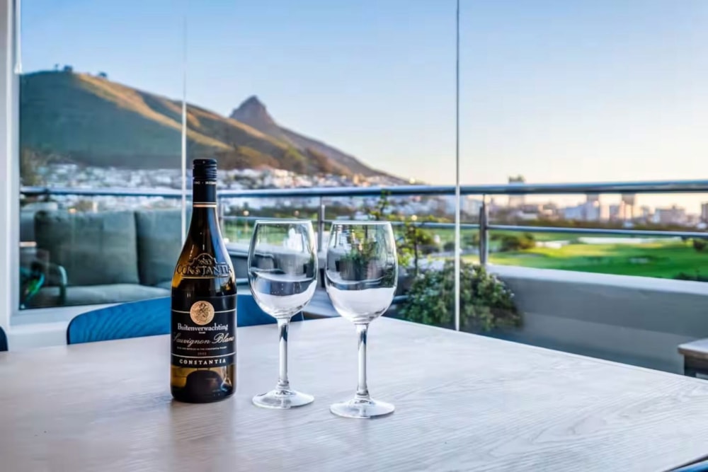 Apartment sold in Mouille Point - AS1688376