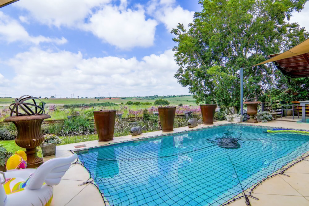 Double-storey house for sale in Copperleaf - 1CU1687060