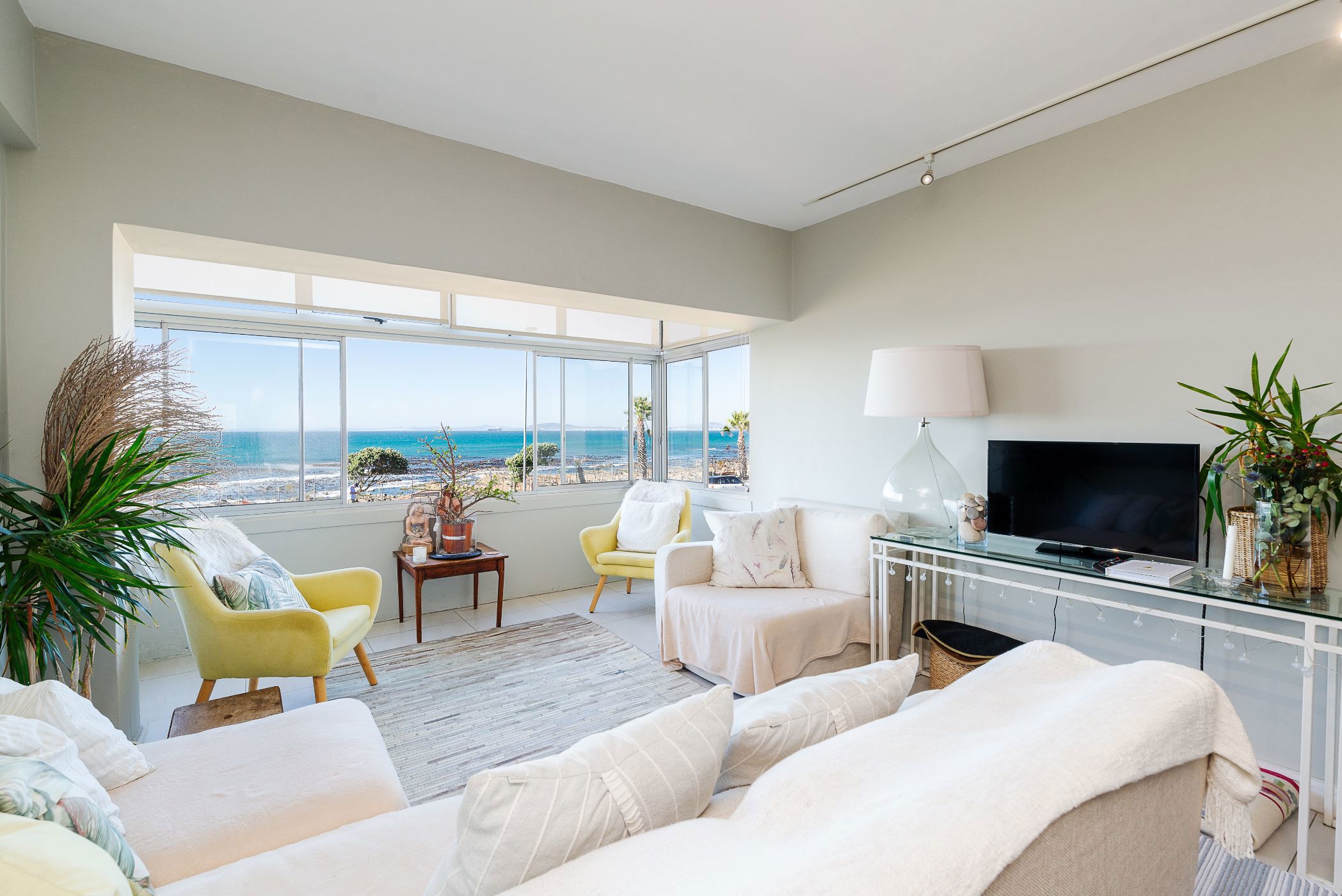 Apartment sold in Mouille Point - AS1685605