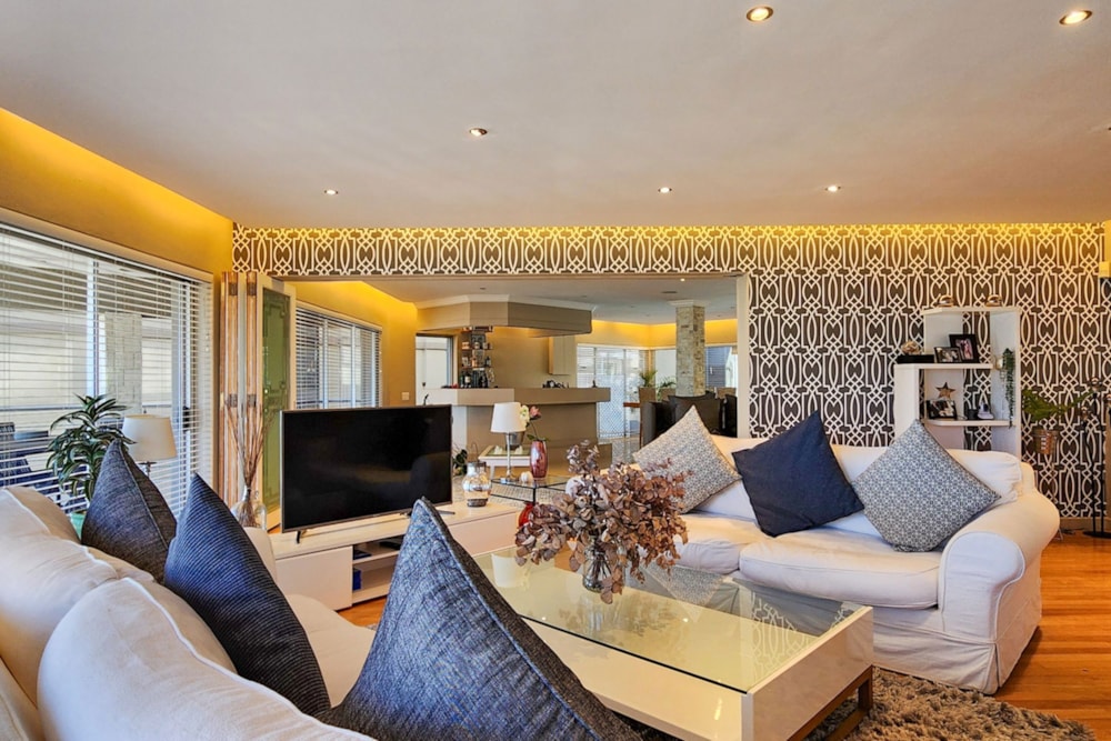 House sold in West Beach, Blouberg - 1TV1686752