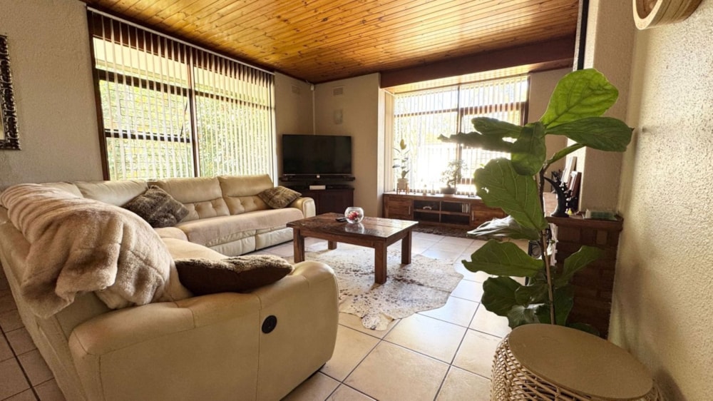 House let in Panorama, Parow - 1PLA1687117 House let in Panorama, Parow - 1PLA1687117