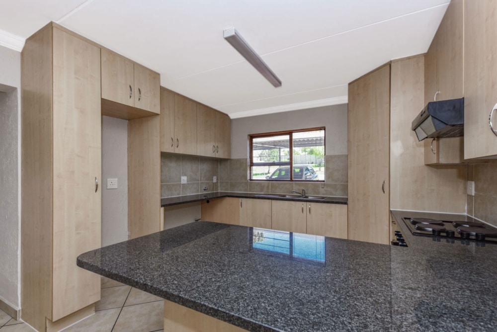 Garden apartment sold in Paulshof - FW1688433 Garden apartment sold in Paulshof - FW1688433