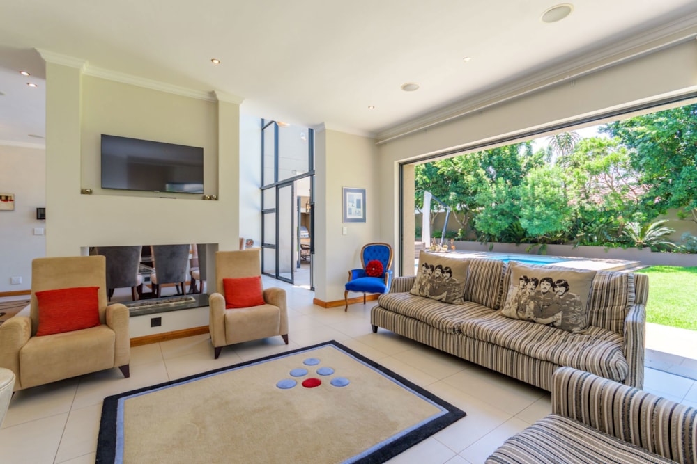 Double-storey cluster let in Bedfordview - BWL1687869 Double-storey cluster let in Bedfordview - BWL1687869