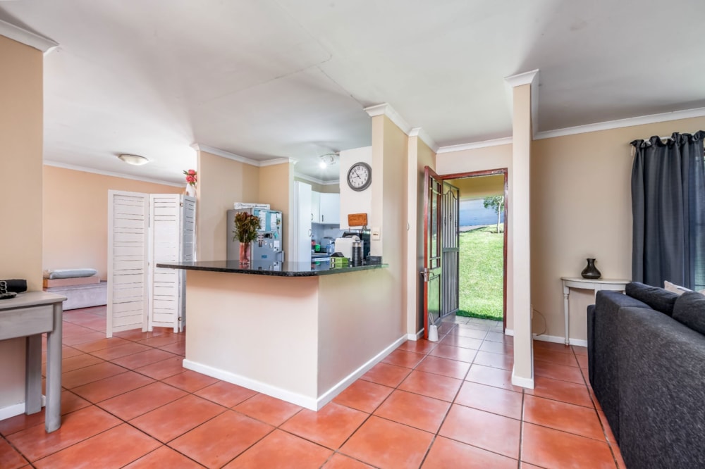 Townhouse sold in Gillitts - 1KF1686444