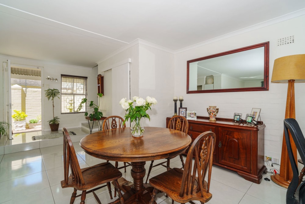 Townhouse sold in Claremont, Cape Town - KW1687891 Townhouse sold in Claremont, Cape Town - KW1687891