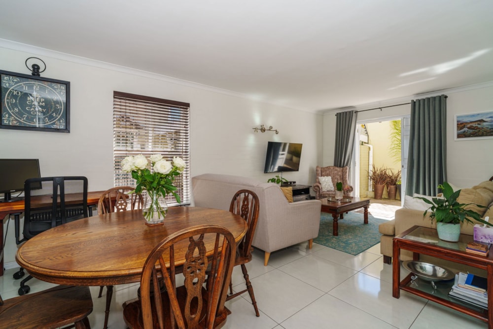 Townhouse sold in Claremont, Cape Town - KW1687891 Townhouse sold in Claremont, Cape Town - KW1687891